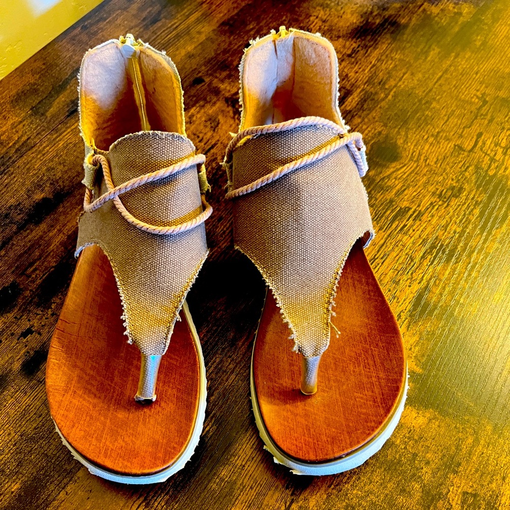 Womens sandals